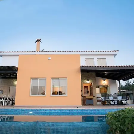 Mouttali 度假居 Paphos